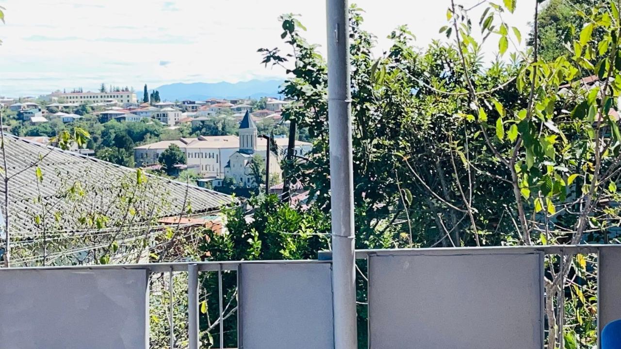 Belas House With Terrace Кутаїсі Екстер'єр фото