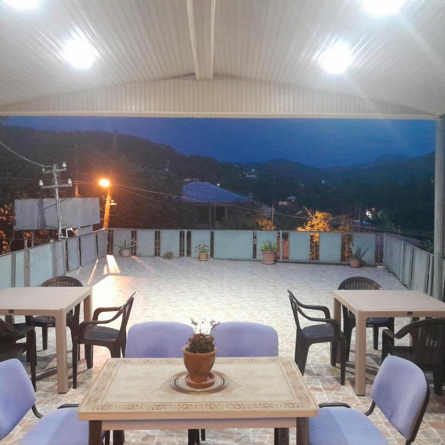 Belas House With Terrace Кутаїсі Екстер'єр фото